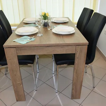 Comfy And Bright 公寓 *